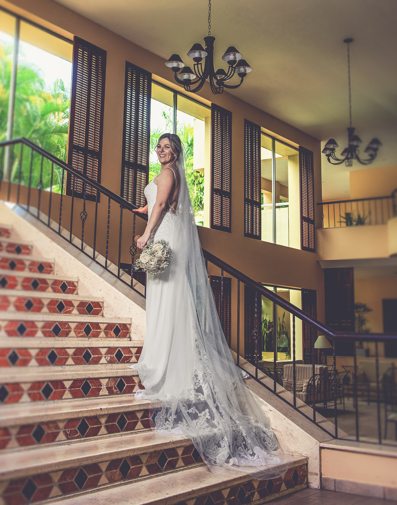 Novia caminando al encuentro